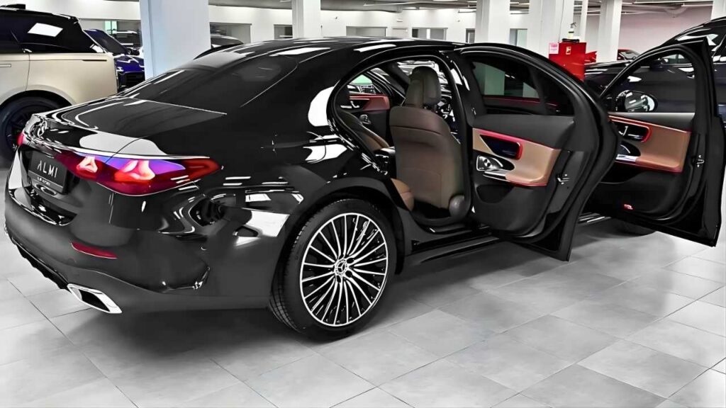 Mercedes-Benz E-Class 2026: Sedan de Lujo con Sistema Multimedia Avanzado y Motores Eficientes